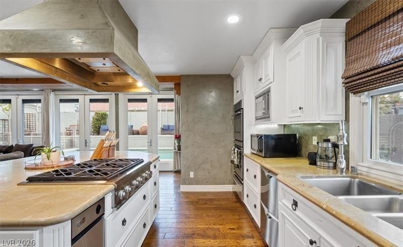 9506 Teton Diablo Ave, Las Vegas, NV 89117 photo