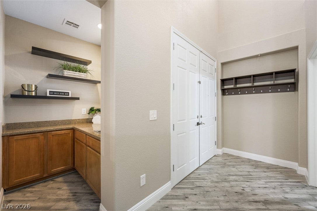 5642 Ouray St, North Las Vegas, NV 89081 photo