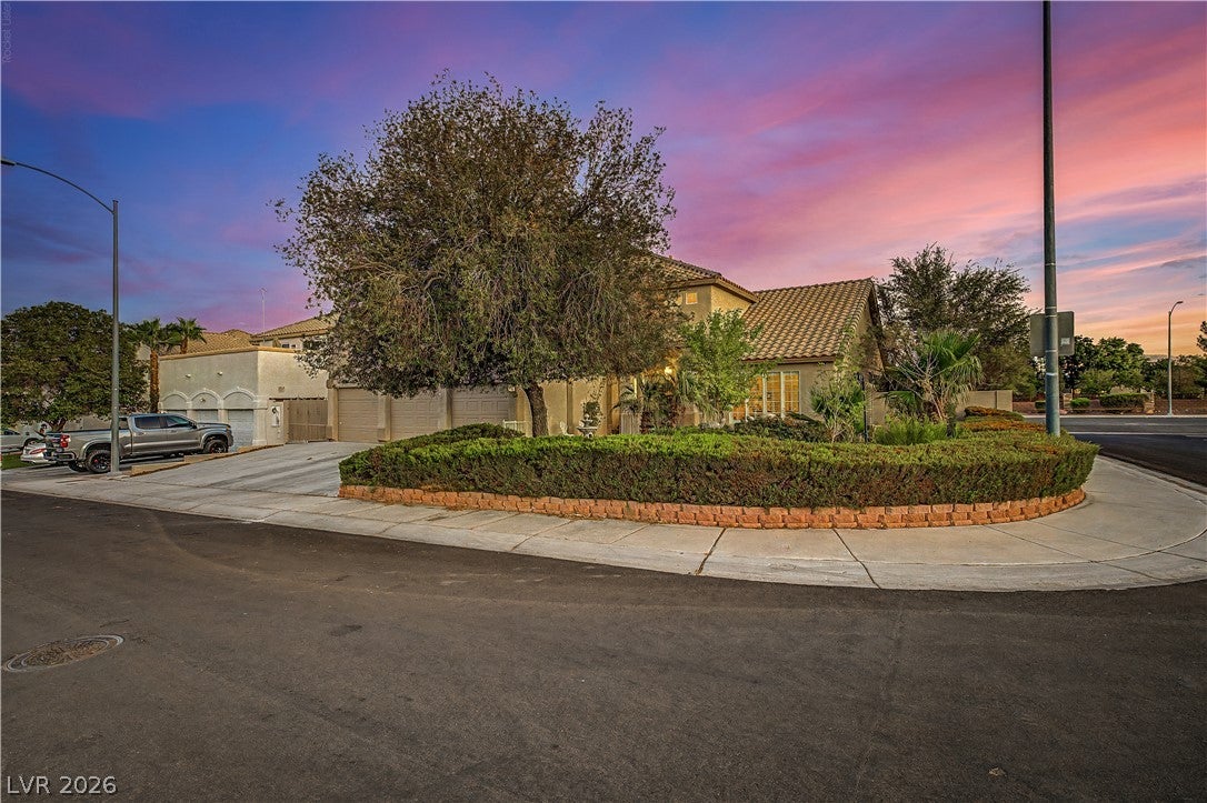 7741 Crenshaw Way, Las Vegas, NV 89129 photo