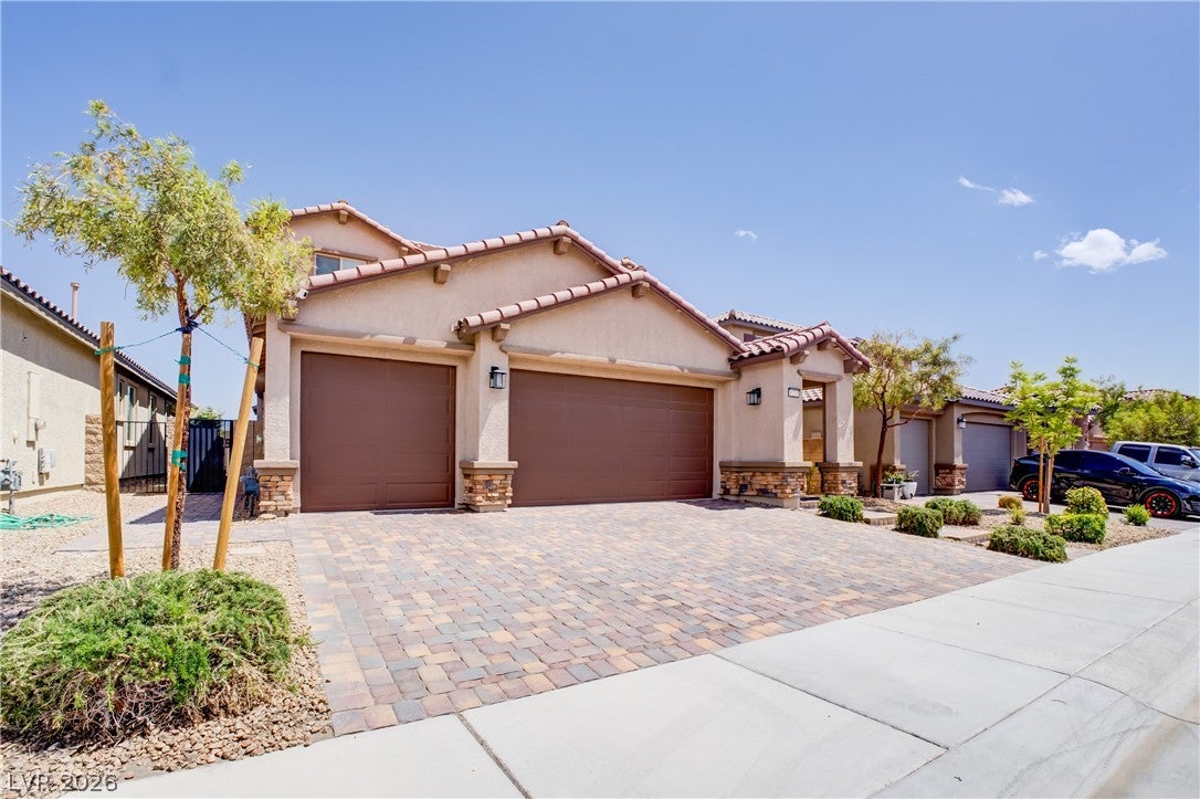8230 Skye Struck Dr, Las Vegas, NV 89166 photo