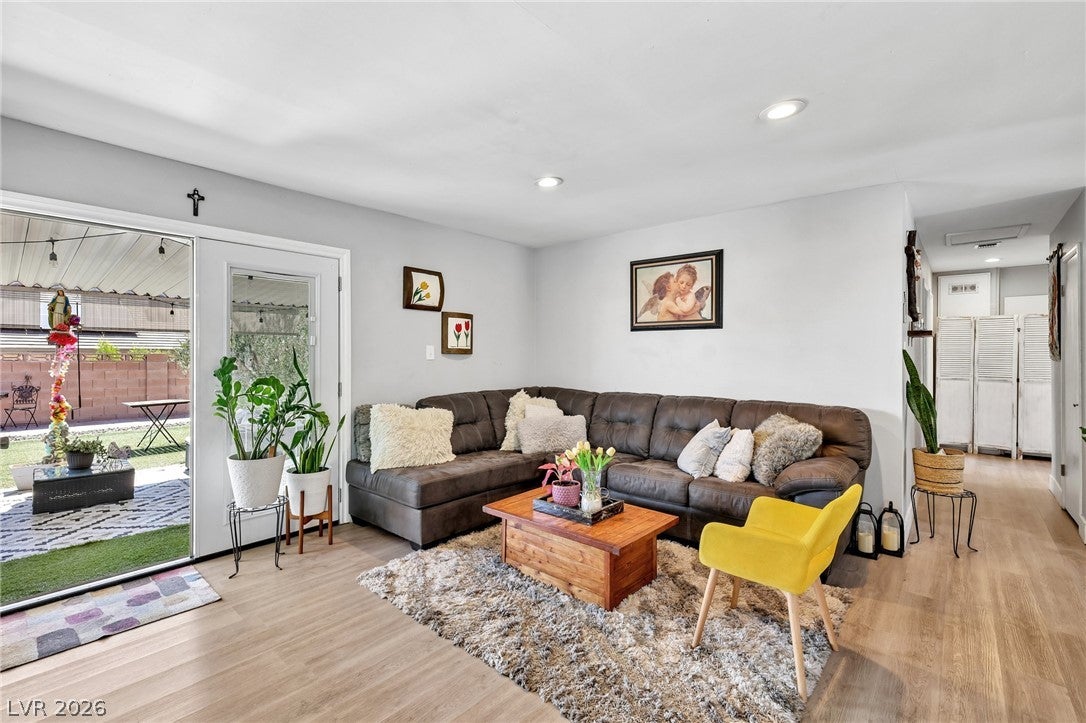 1528 Saylor Way, Las Vegas, NV 89108 photo