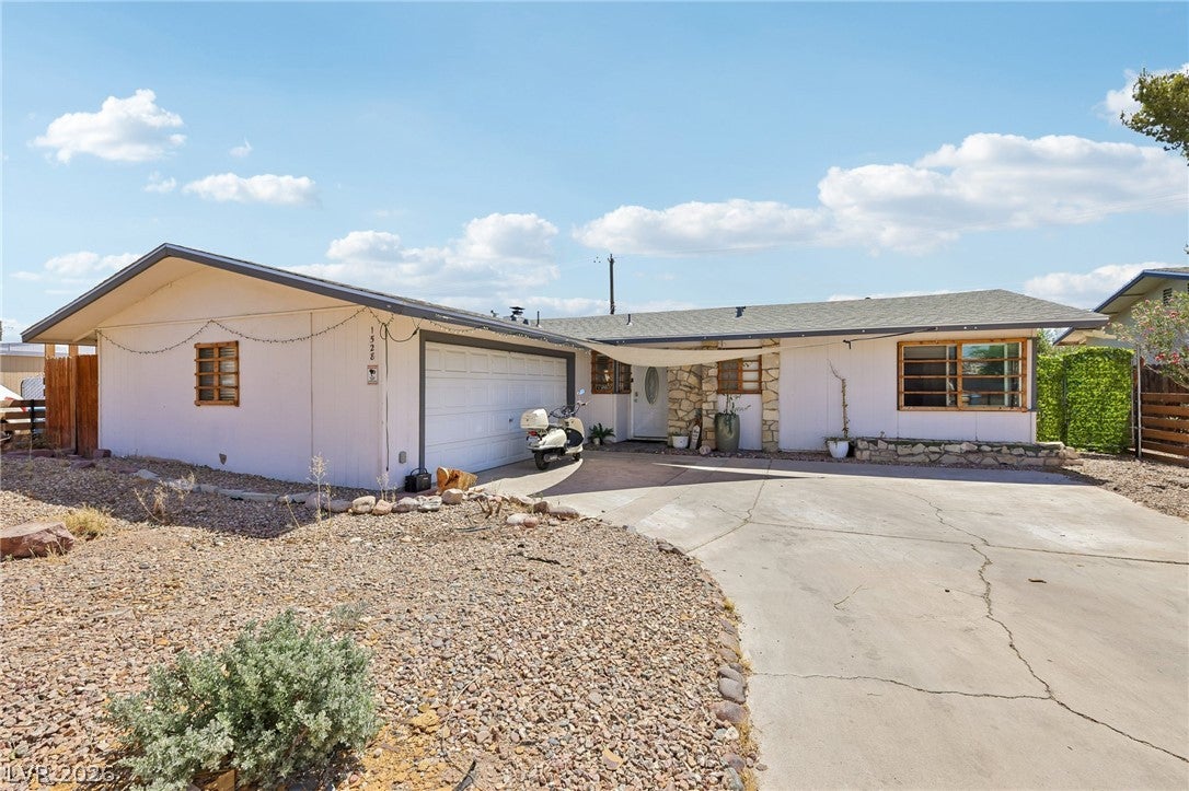 1528 Saylor Way, Las Vegas, NV 89108 photo