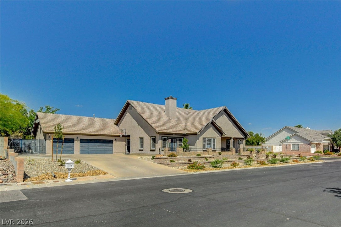 4535 Desert Bloom Ct, Las Vegas, NV 89129 photo