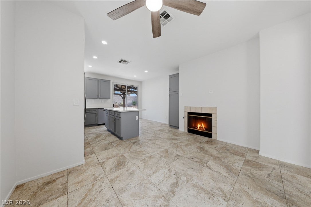 663 Roddenberry Ave, Las Vegas, NV 89123 photo