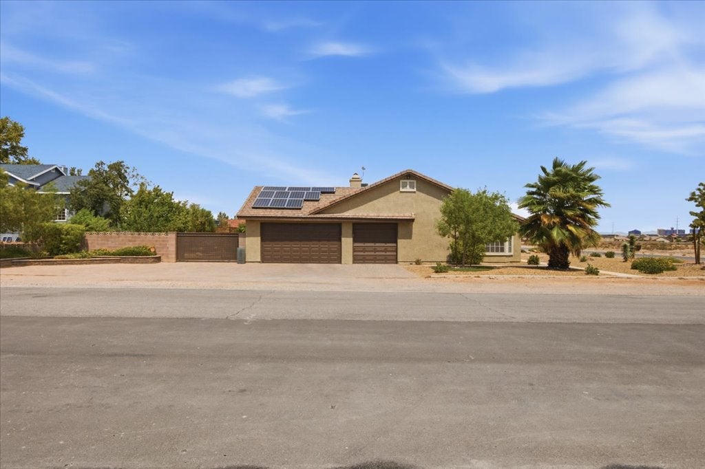 6191 Lindell Rd, Las Vegas, NV 89118 photo
