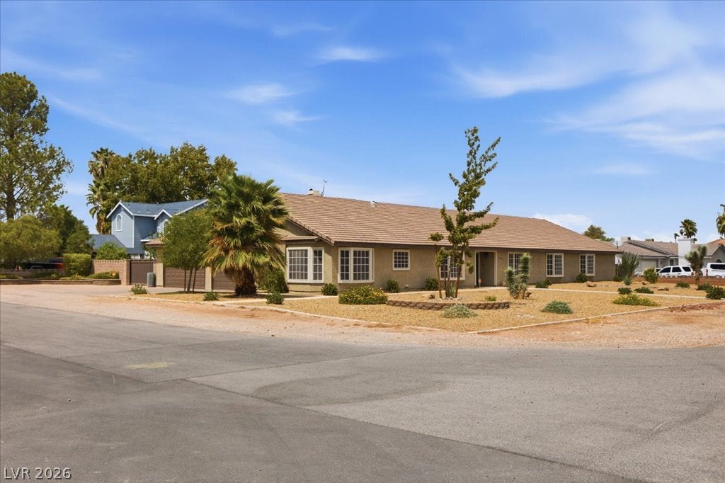 6191 Lindell Rd, Las Vegas, NV 89118 photo