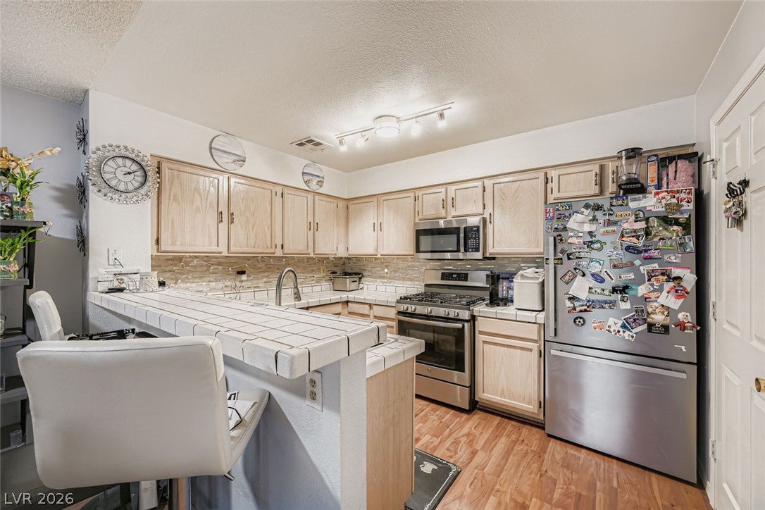 2132 Bavington Dr, Las Vegas, NV 89108 photo