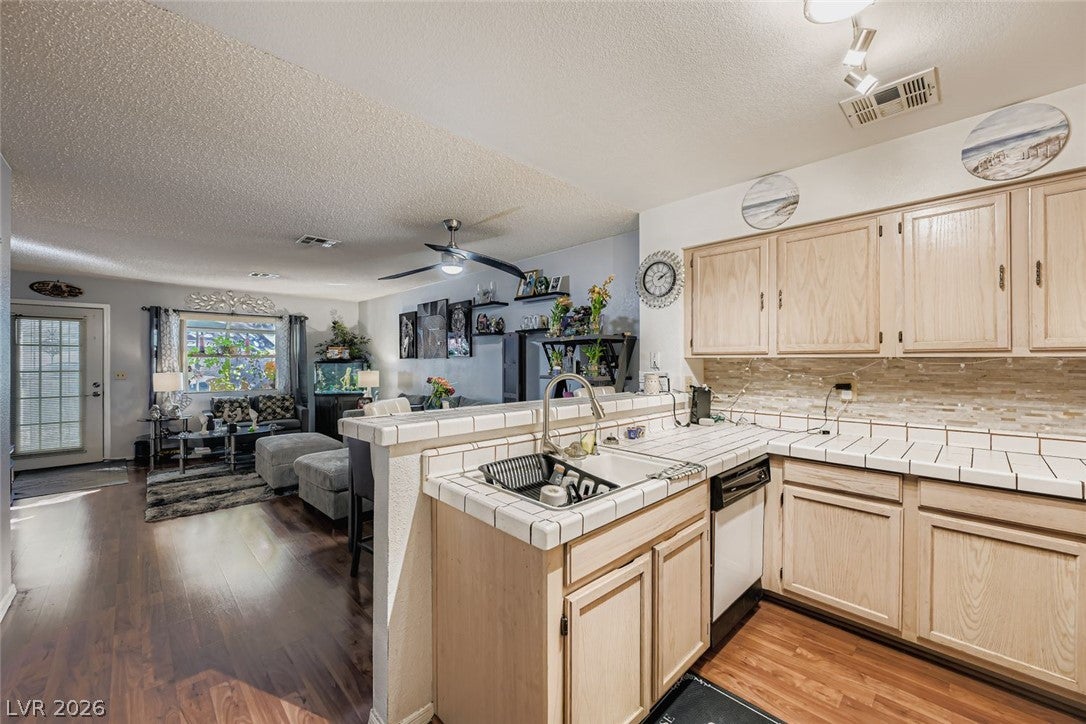2132 Bavington Dr, Las Vegas, NV 89108 photo