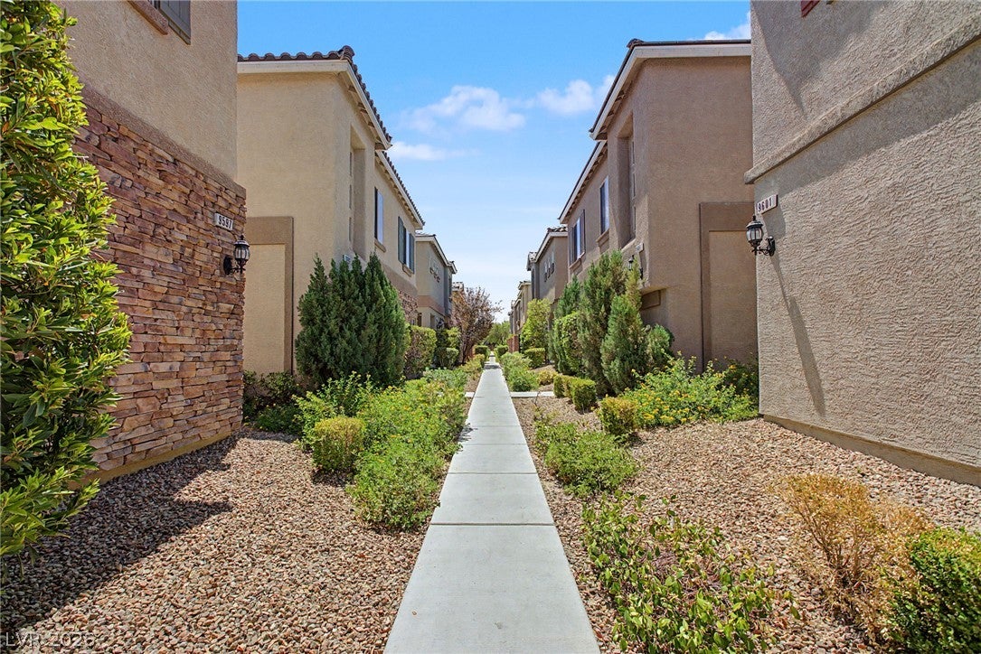 9589 Greensburg Ave, Las Vegas, NV 89178 photo