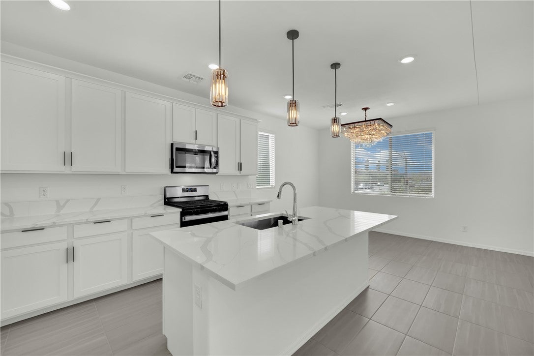 7805 Bethel Heights Ln, Las Vegas, NV 89113 photo