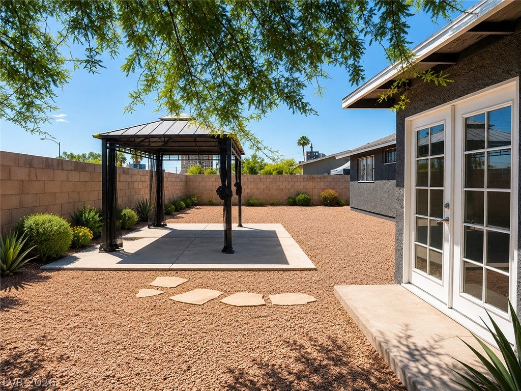 2870 S Sandhill Rd, Las Vegas, NV 89121 photo