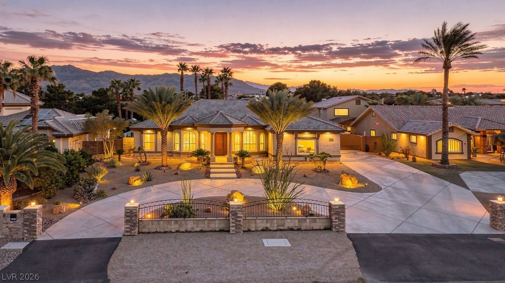7075 N Jensen St, Las Vegas, NV 89149 photo