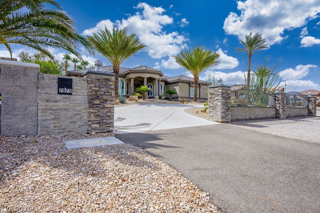 7075 N Jensen St, Las Vegas, NV 89149 photo