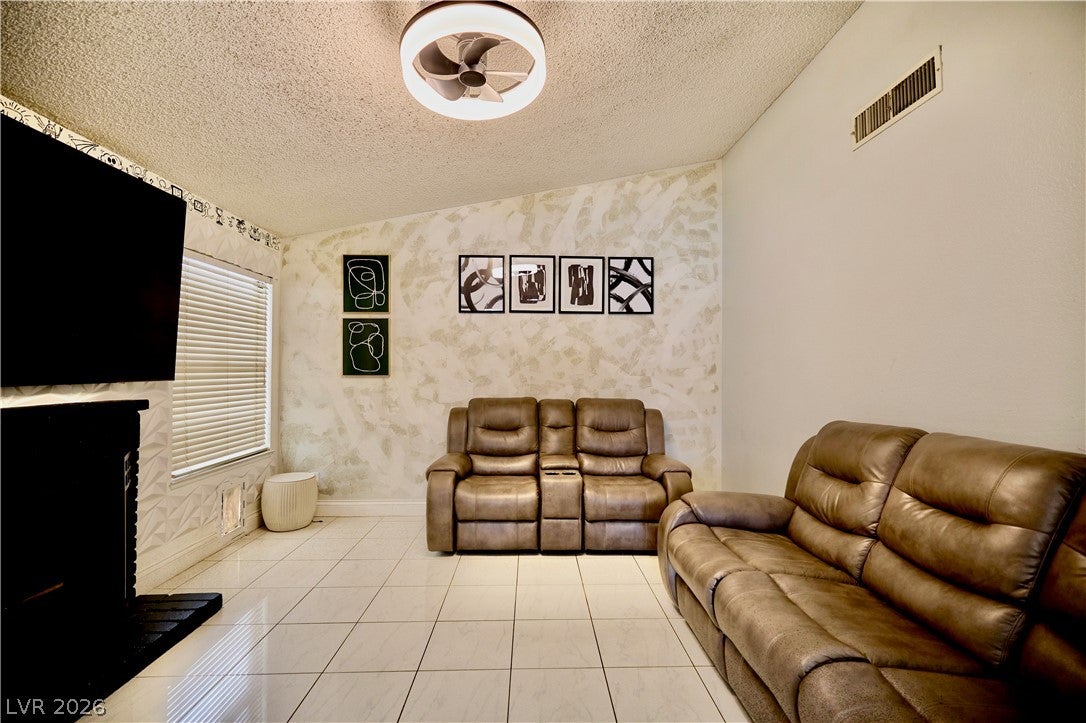 6669 Pleasant Plains Way, Las Vegas, NV 89108 photo
