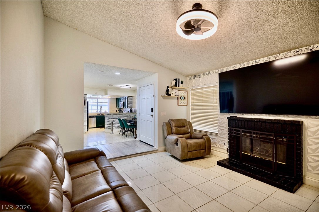 6669 Pleasant Plains Way, Las Vegas, NV 89108 photo