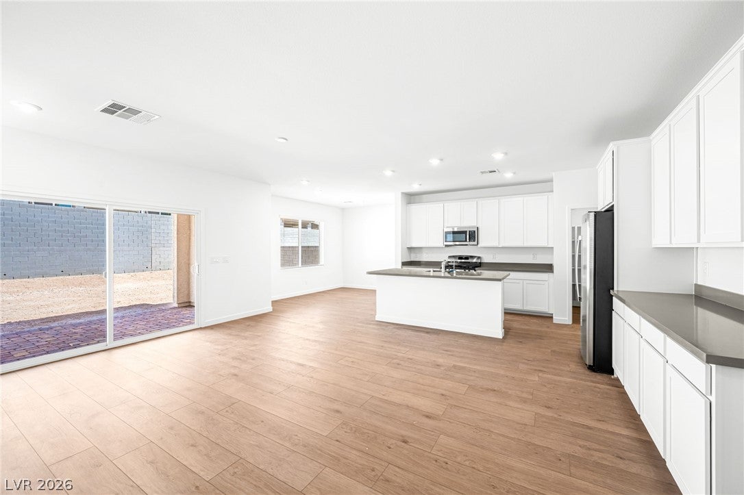 8382 Caldera Hills Ave, Las Vegas, NV 89147 photo