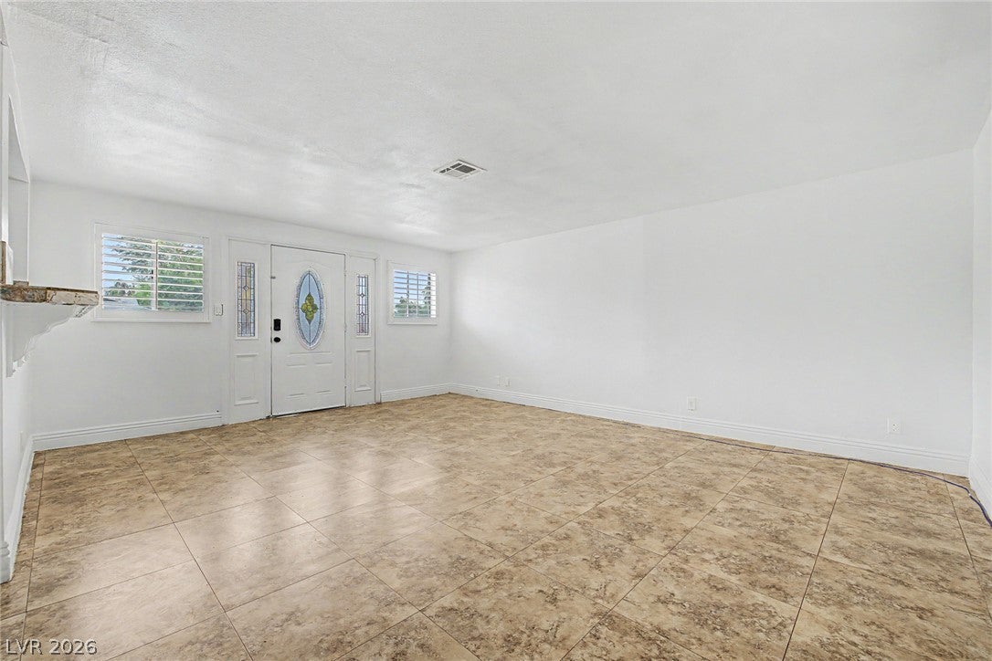 5357 Indian Wells Rd, Las Vegas, NV 89110 photo