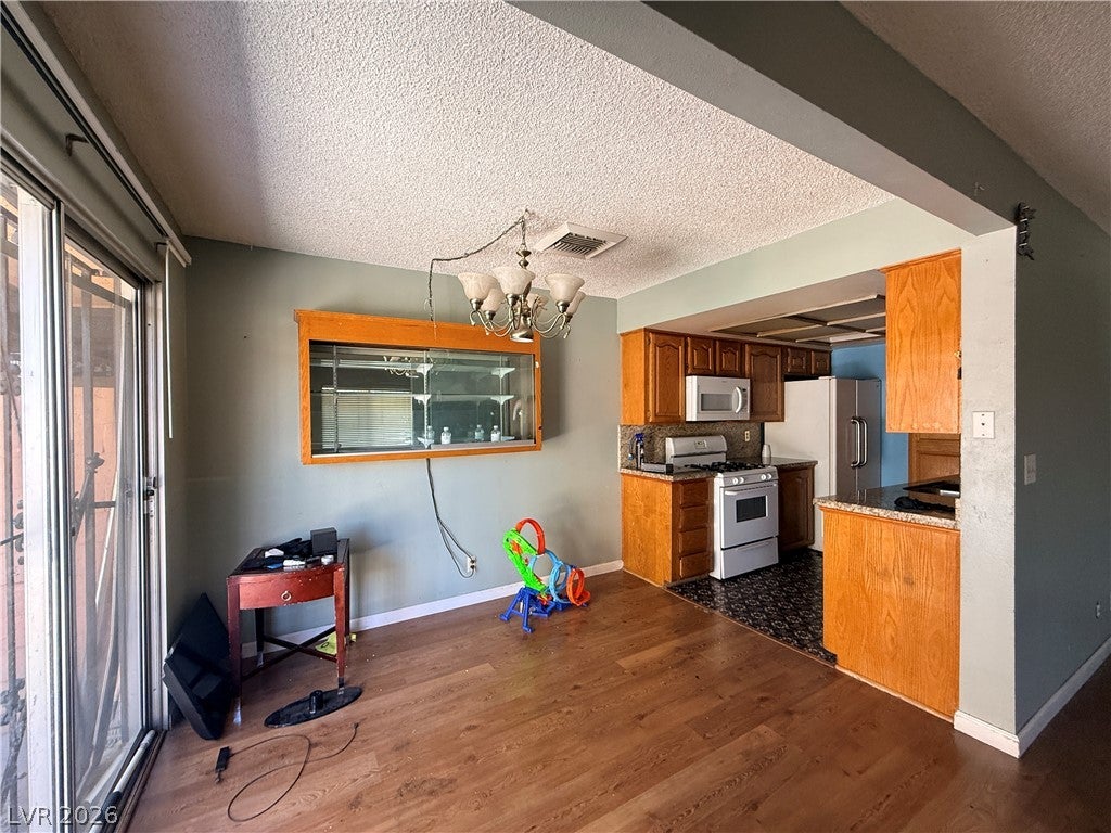 6681 Bubbling Brook Dr, Las Vegas, NV 89107 photo