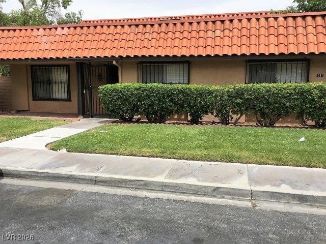 6681 Bubbling Brook Dr, Las Vegas, NV 89107 photo
