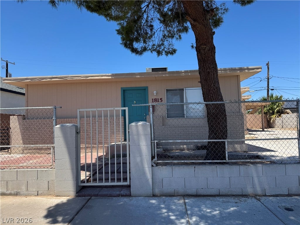 1815 Evelyn Ave, Henderson, NV 89011