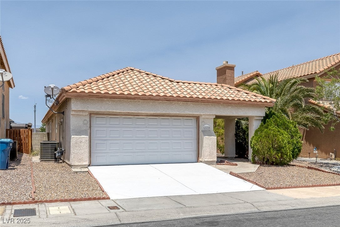 6520 Lombard Dr, Las Vegas, NV 89108 photo