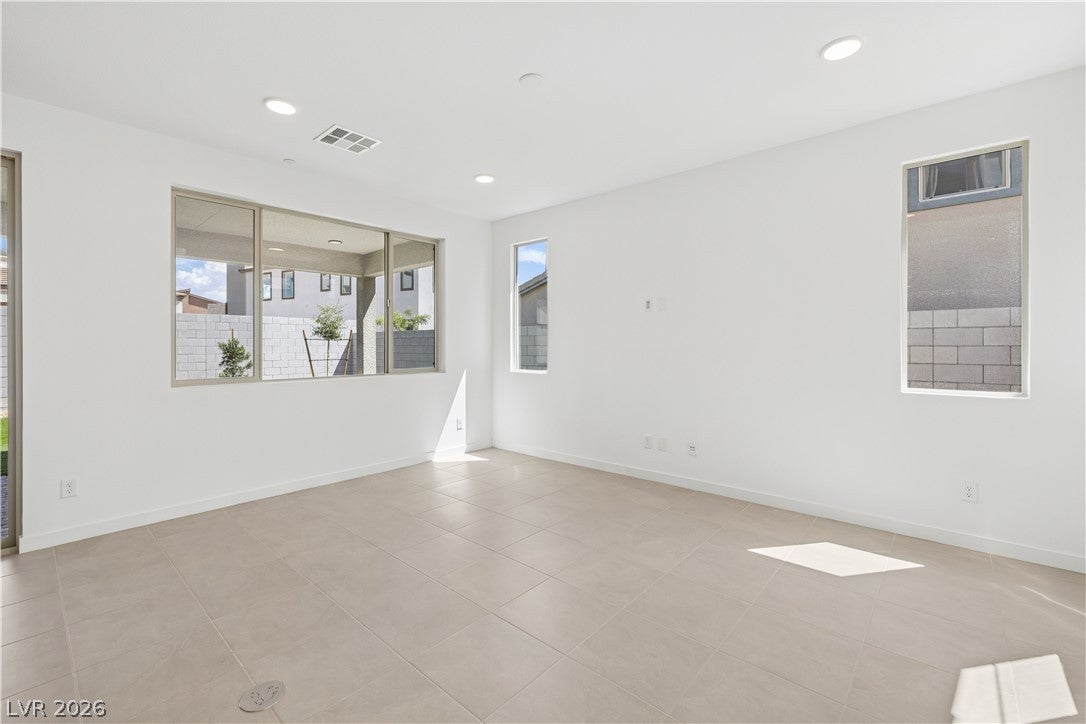 10432 Radley Ave, Las Vegas, NV 89166 photo