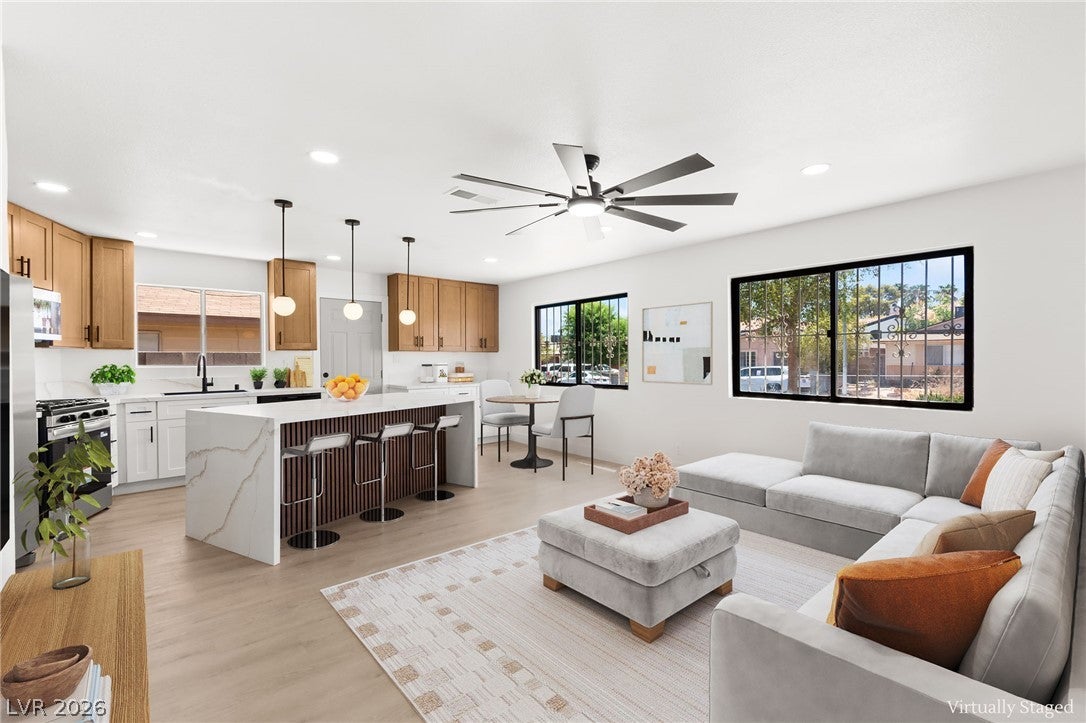 4736 Newton Dr, Las Vegas, NV 89121