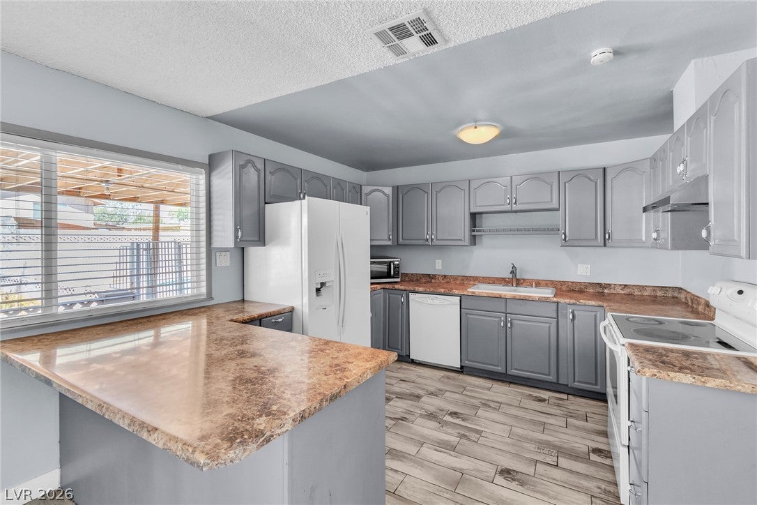 904 Rockaway St, Las Vegas, NV 89145 photo