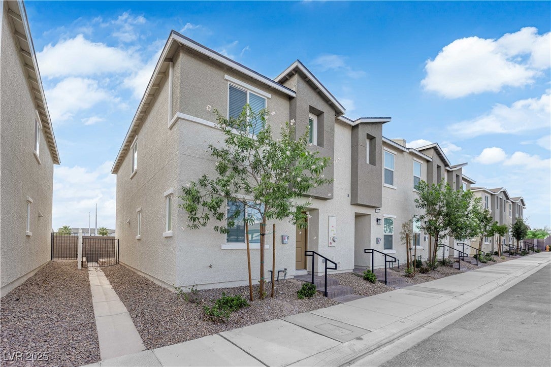2953 White Selzter Ct, Las Vegas, NV 89122 photo