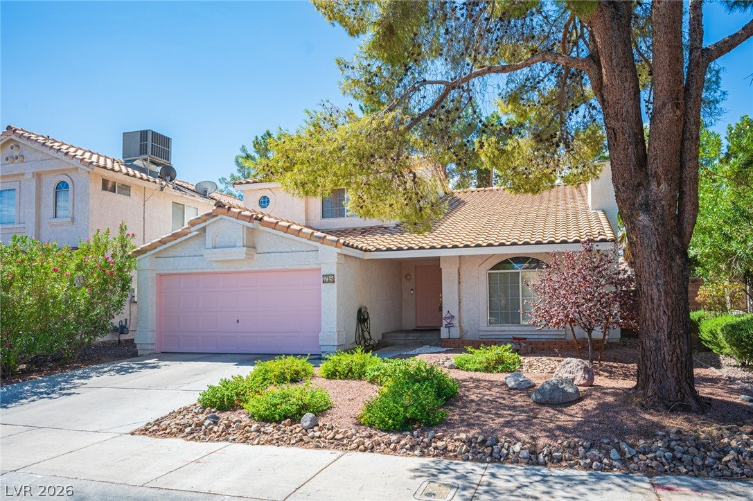 718 Rusty Spur Dr, Henderson, NV 89014 photo
