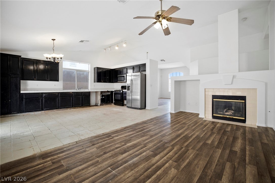 6525 Begonia Bay Ave, Las Vegas, NV 89142 photo