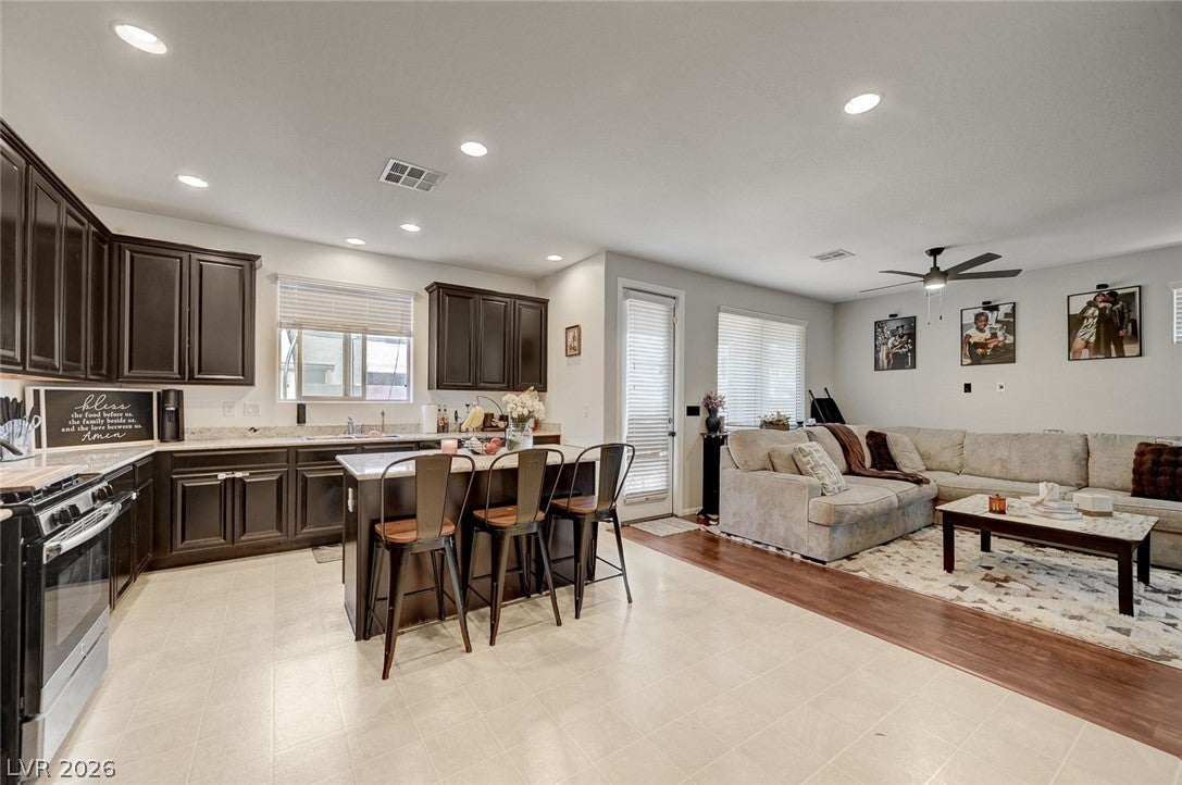 6580 Pine Hall Ave, Las Vegas, NV 89122 photo