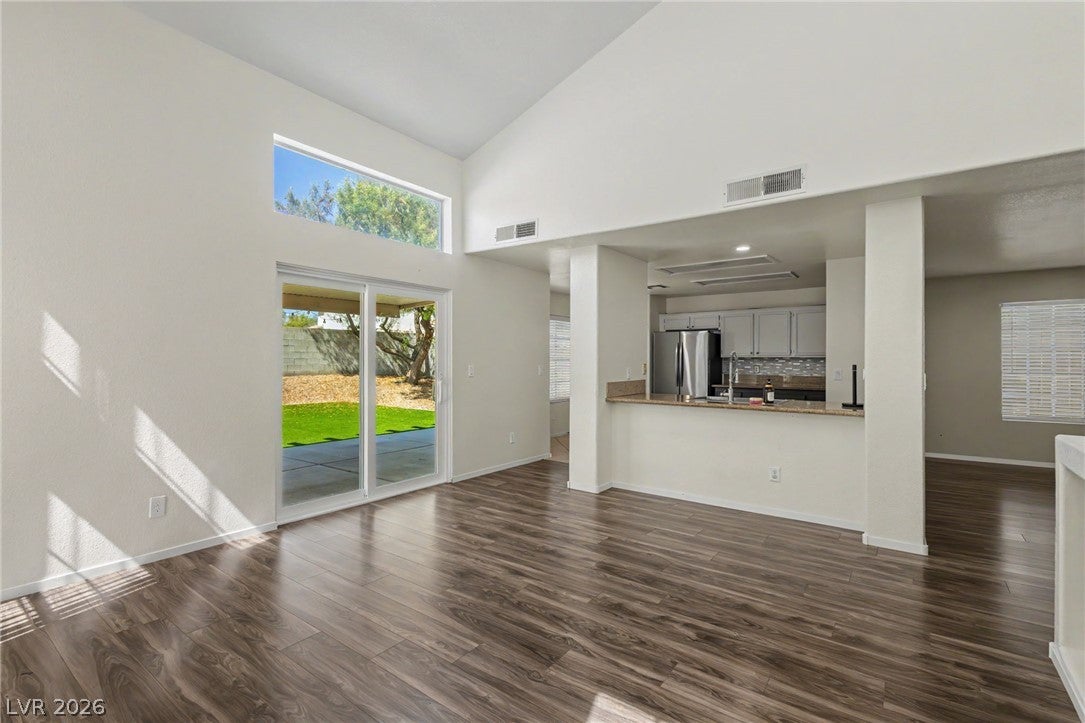 8216 Hollister Ave, Las Vegas, NV 89131 photo