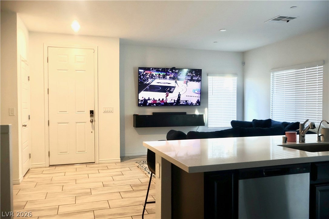 7214 N Decatur Blvd #5, Las Vegas, NV 89131 photo