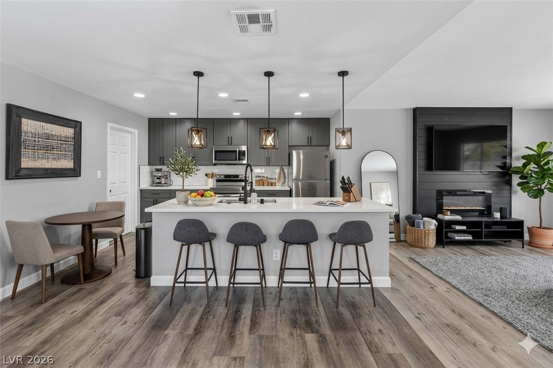 3210 Bluebird St, Las Vegas, NV 89121 photo