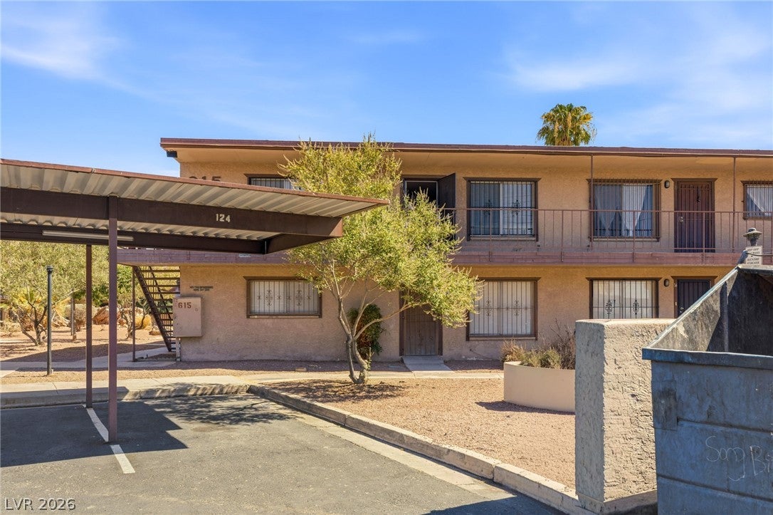 615 Royal Crest Cir, Las Vegas, NV 89169