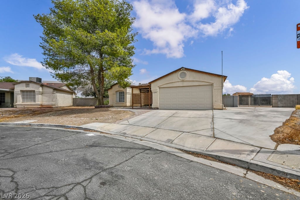 4290 Ripple River Ave, Las Vegas, NV 89115 photo
