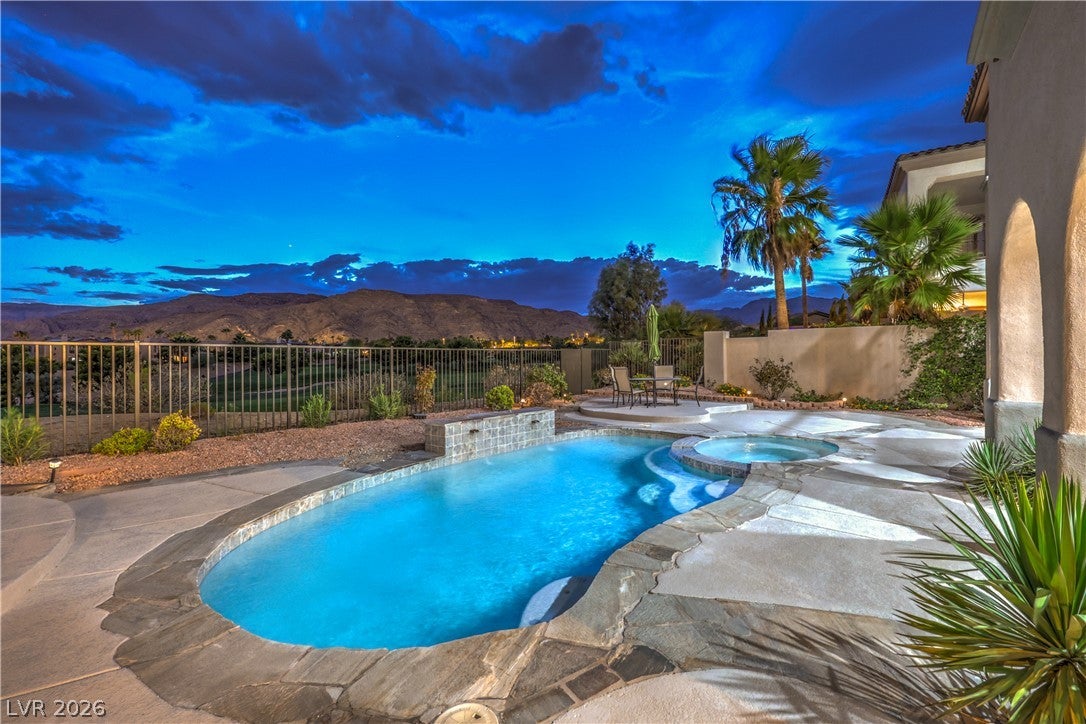 2571 Red Spring Dr, Las Vegas, NV 89135 photo