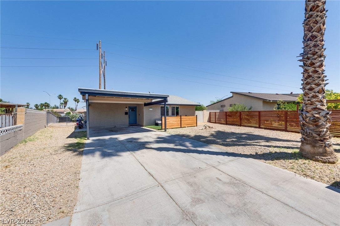 3971 Saguaro Ln, Las Vegas, NV 89110 photo