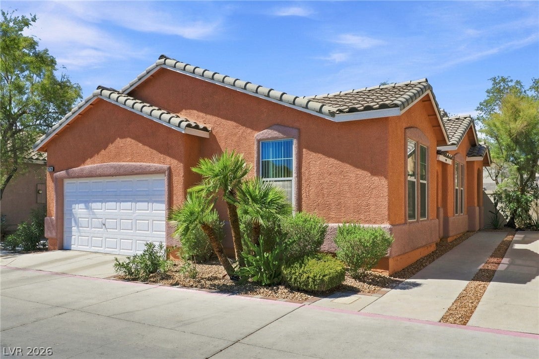 2528 Living Rock St, Las Vegas, NV 89106