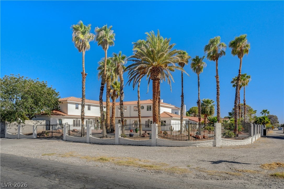 2920 Camino Rd, Las Vegas, NV 89146