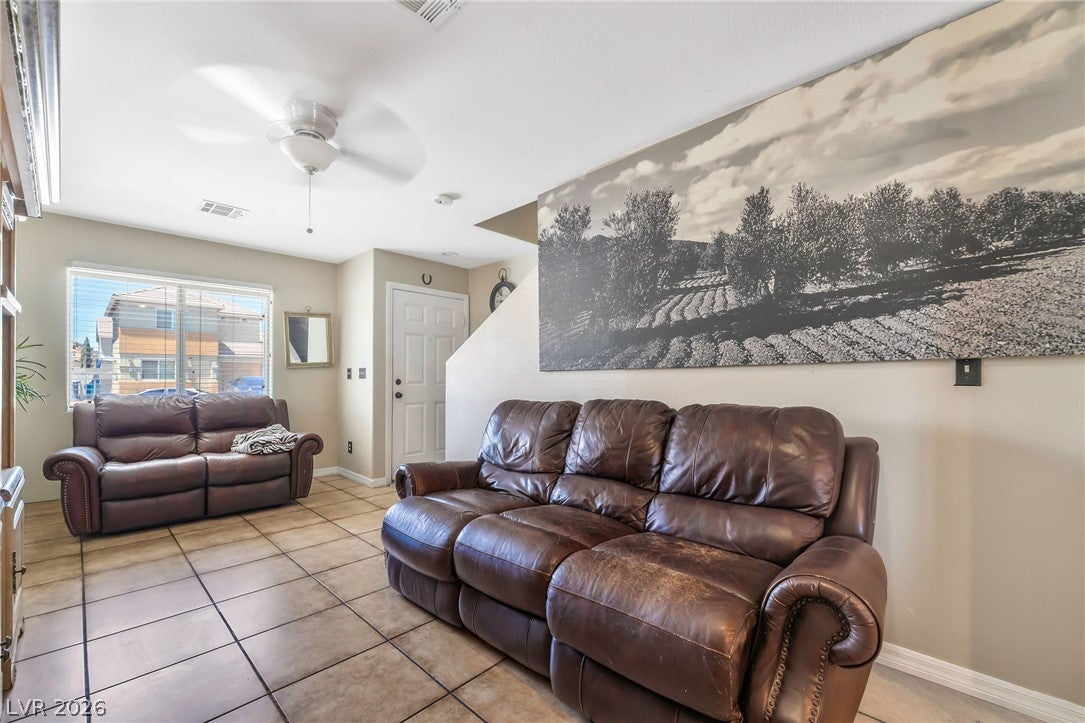 5292 Floralita St, Las Vegas, NV 89122 photo