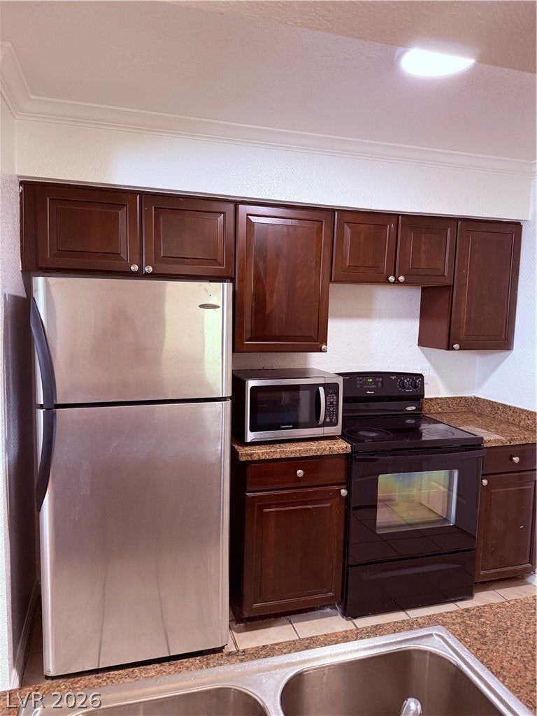 8101 Flamingo Rd, Las Vegas, NV 89147