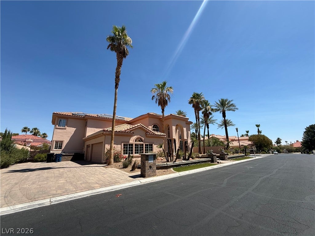 8112 Sapphire Bay Cir, Las Vegas, NV 89128 photo