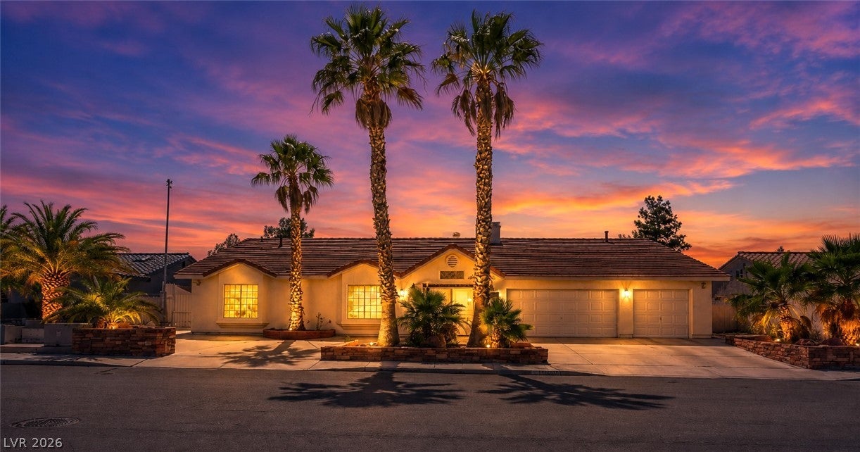 1020 Hollyhock Dr, Henderson, NV 89011 photo