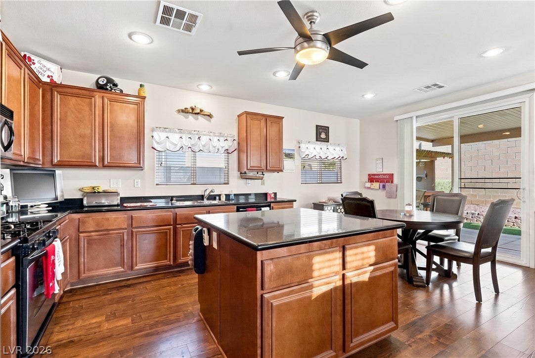 3160 Mclennan Ave, North Las Vegas, NV 89081 photo