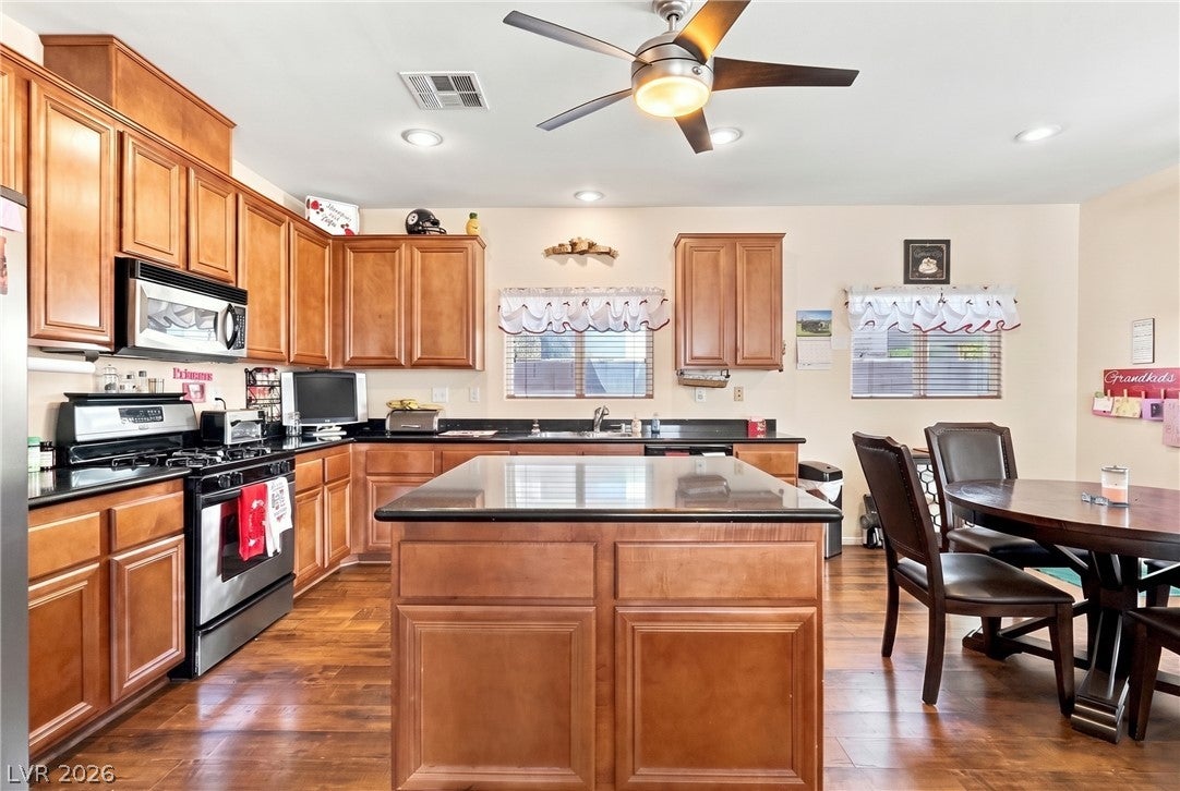 3160 Mclennan Ave, North Las Vegas, NV 89081 photo