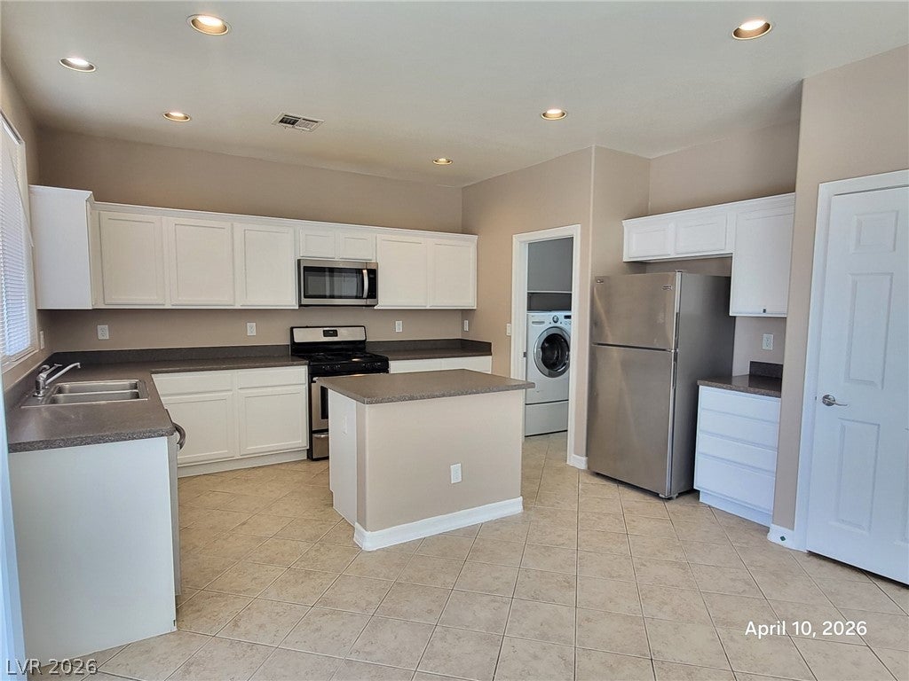 7946 Skyline View Ct, Las Vegas, NV 89113 photo