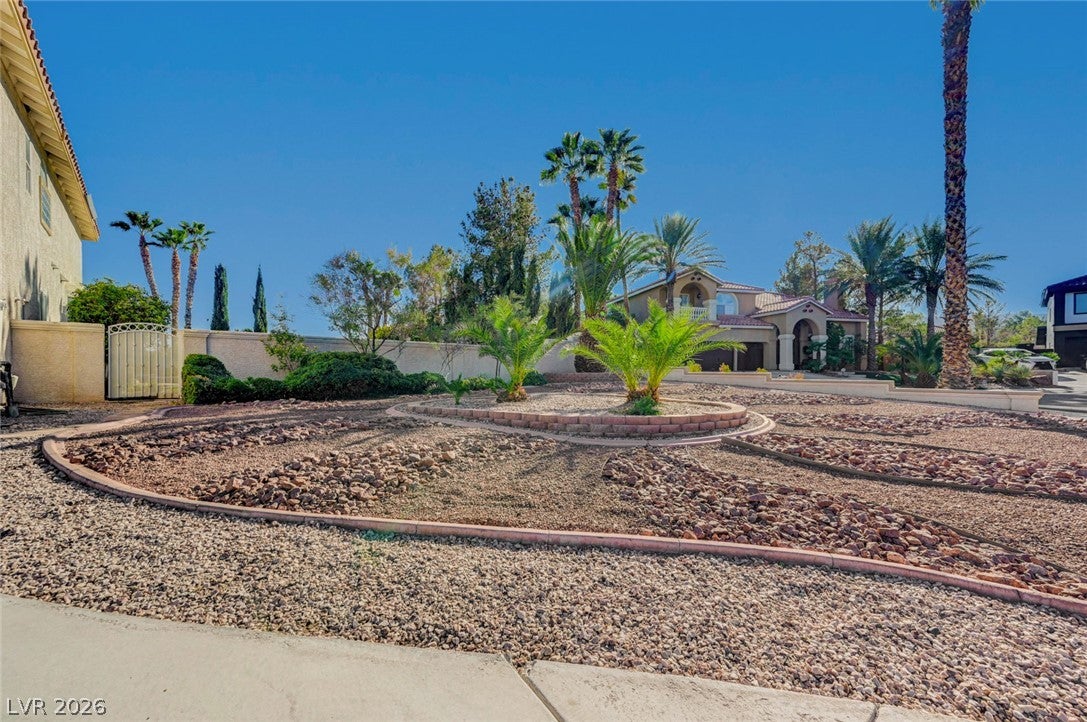 8709 Kingship Ct, Las Vegas, NV 89129 photo