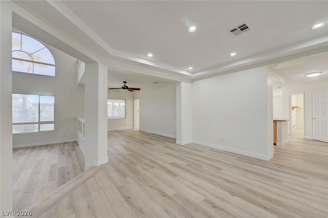 8709 Kingship Ct, Las Vegas, NV 89129 photo